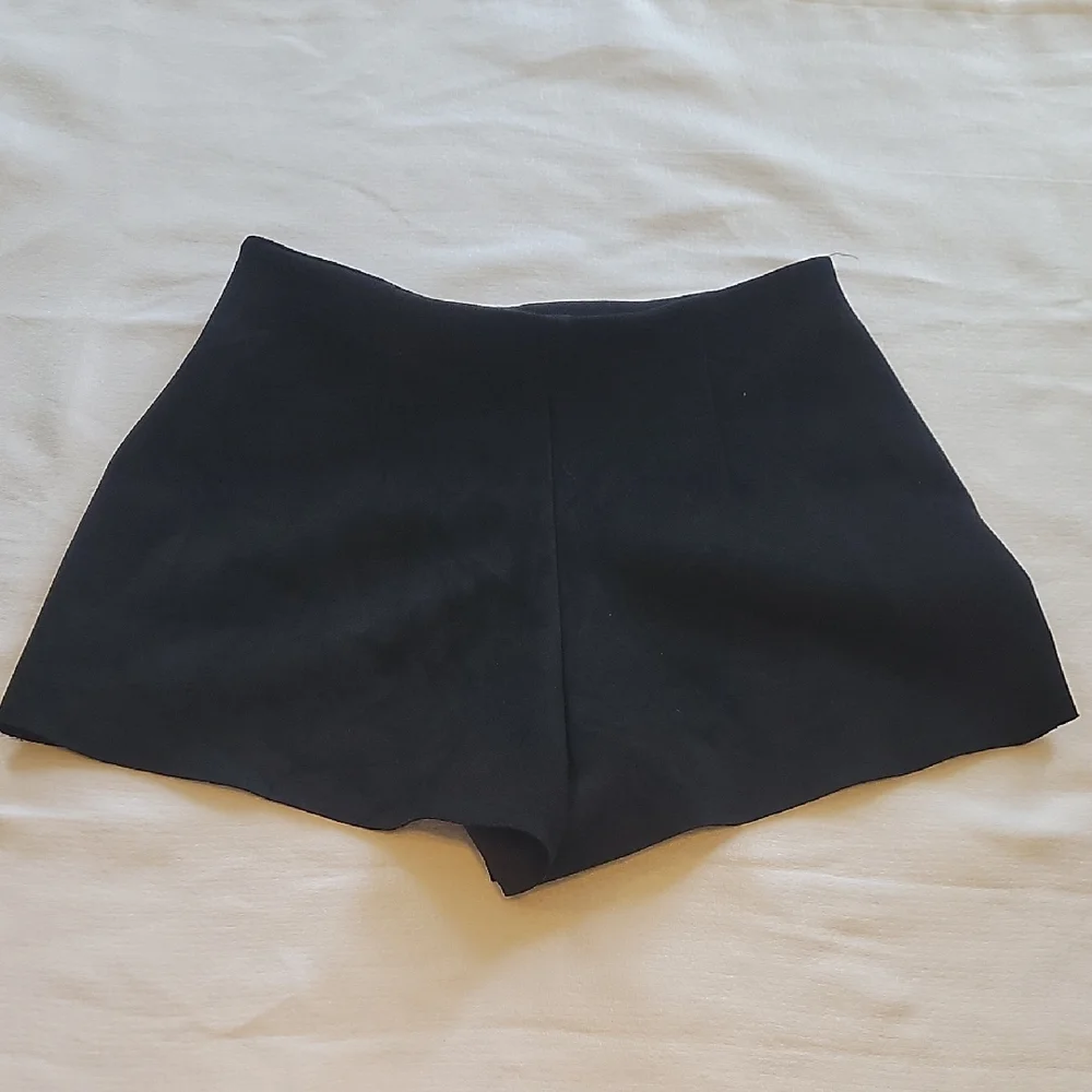 Black Mini Skirt - Picture 6 of 7